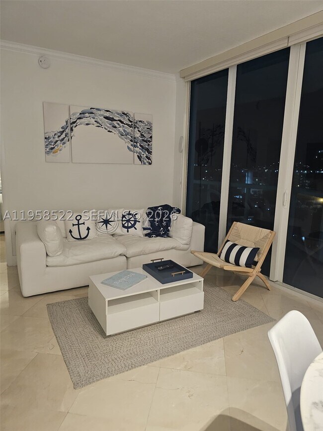 Building Photo - 6515 Collins Ave