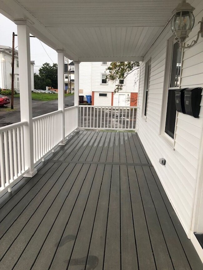 Building Photo - 26 Cedar St