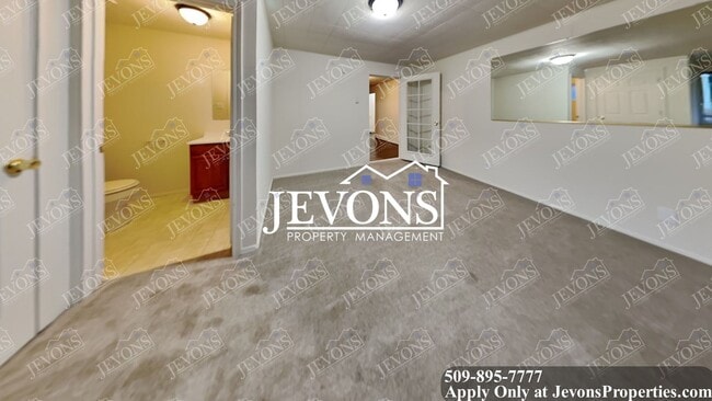 Building Photo - Enjoy the new appliances in this lovely single-family home located in the heart of Tacoma