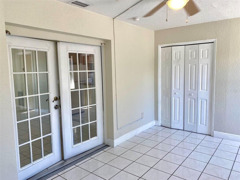 Building Photo - 3770 NE 16th Ave