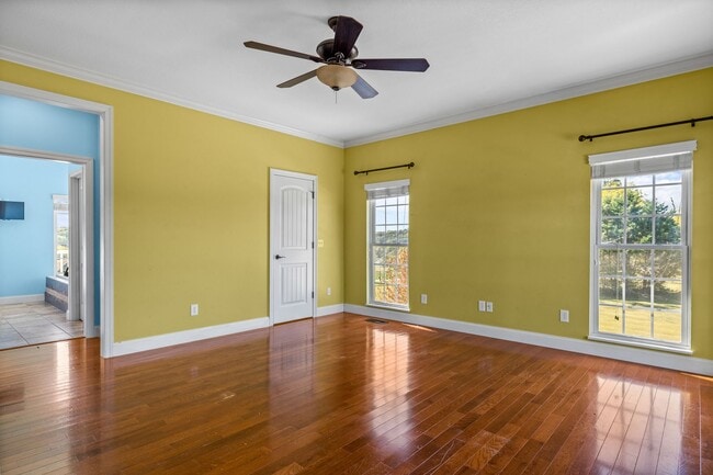 Building Photo - Greenback 37742 - 4 bedroom, 4.5 bath home - Contact Jeremy Logan (865) 307-2273