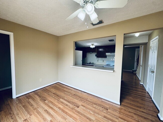 Building Photo - Great Campbell County Location
