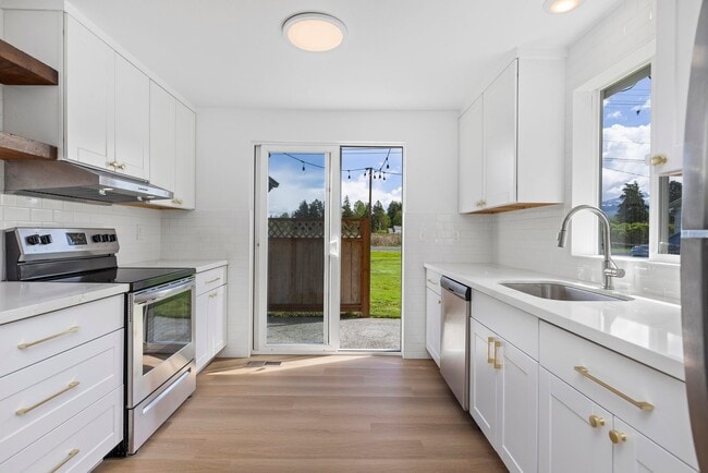 Building Photo - 24728 Marlene Way