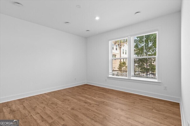 Building Photo - 3376 Macaiva Aly