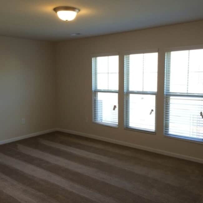 Building Photo - 111 Tuftin Dr