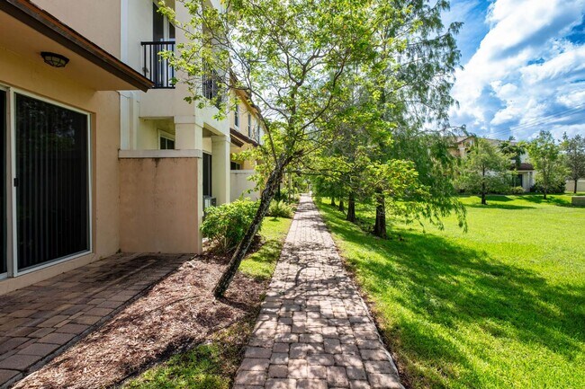 Building Photo - 7651 NW 88 Terrace