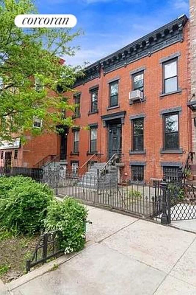 Building Photo - 469 Evergreen Ave