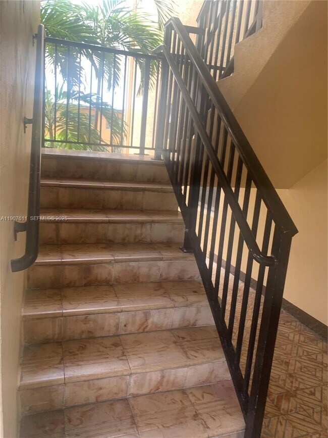 Building Photo - 677 SW 9th Ave