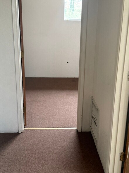 Building Photo - 433 Avenida Garza