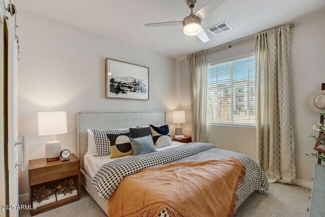 Building Photo - 28201 N Black Cyn Hwy