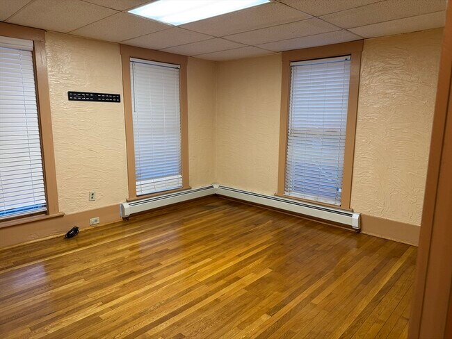 Building Photo - 33 Albion St