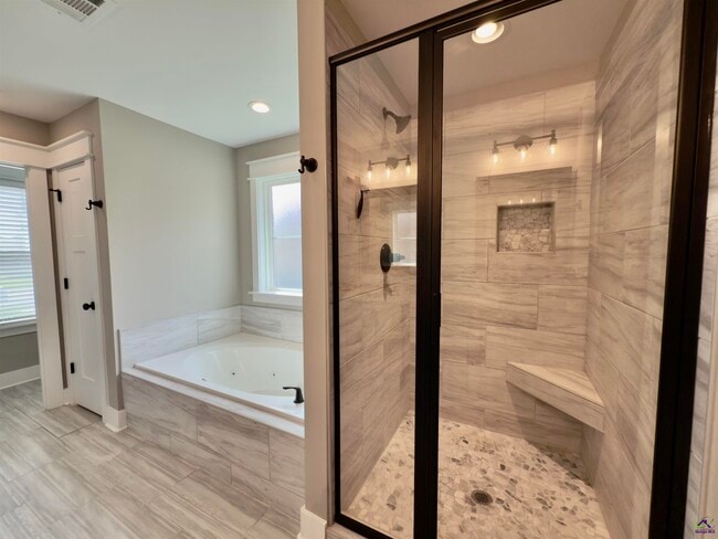 Building Photo - 408 Hawk's Nest Dr