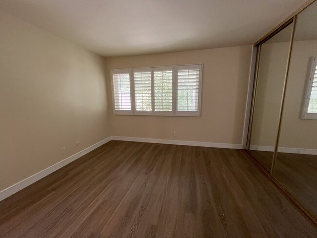 Building Photo - Charming 1 Bedroom 1 Bathroom In La Jolla ...