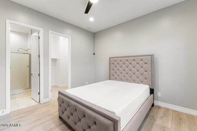 Building Photo - 11086 W Hadley St