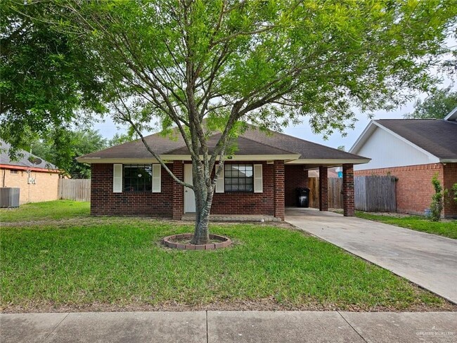 Primary Photo - 221 Austin St