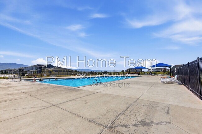 Building Photo - 1812 W Parkview Dr