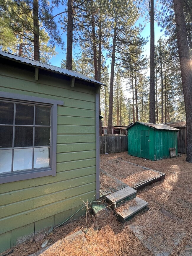 Building Photo - 1081 Craig Ave