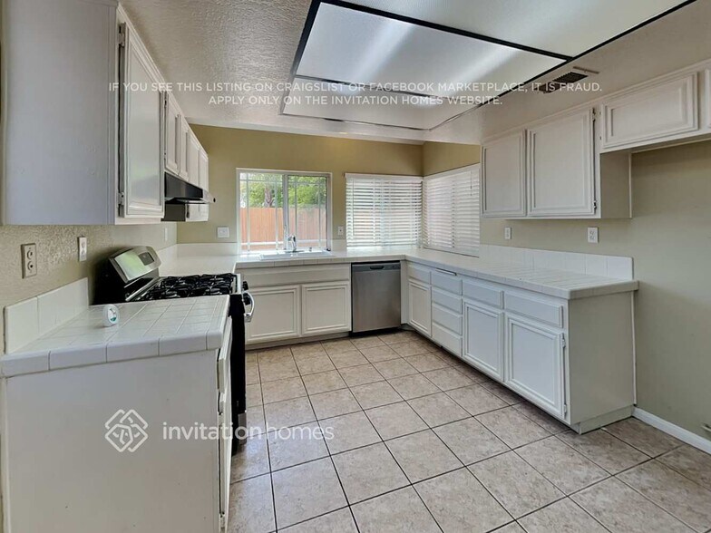 Building Photo - 13093 Pawnee Dr