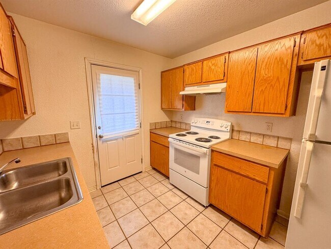 Building Photo - 4209 Thunder Creek Dr