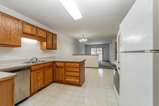 Building Photo - 2407 Morning Dawn Dr