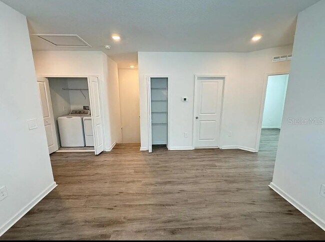 Building Photo - 3174 Laurent Lp