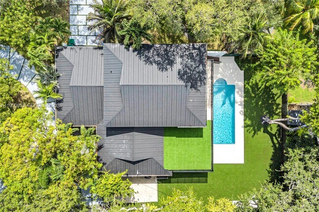 Building Photo - 11340 SW 74th Ct