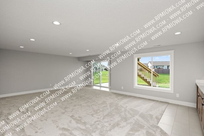 Building Photo - 326 29th St SW