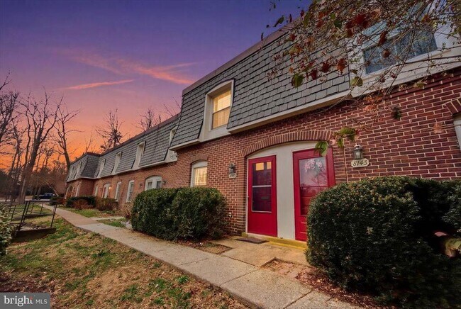 Building Photo - 8141 Kingsway Ct