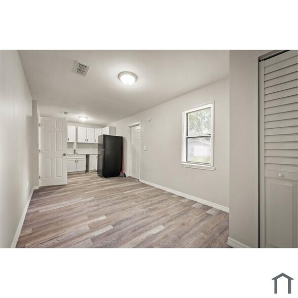 Building Photo - 5195 Cypress Crest Ln