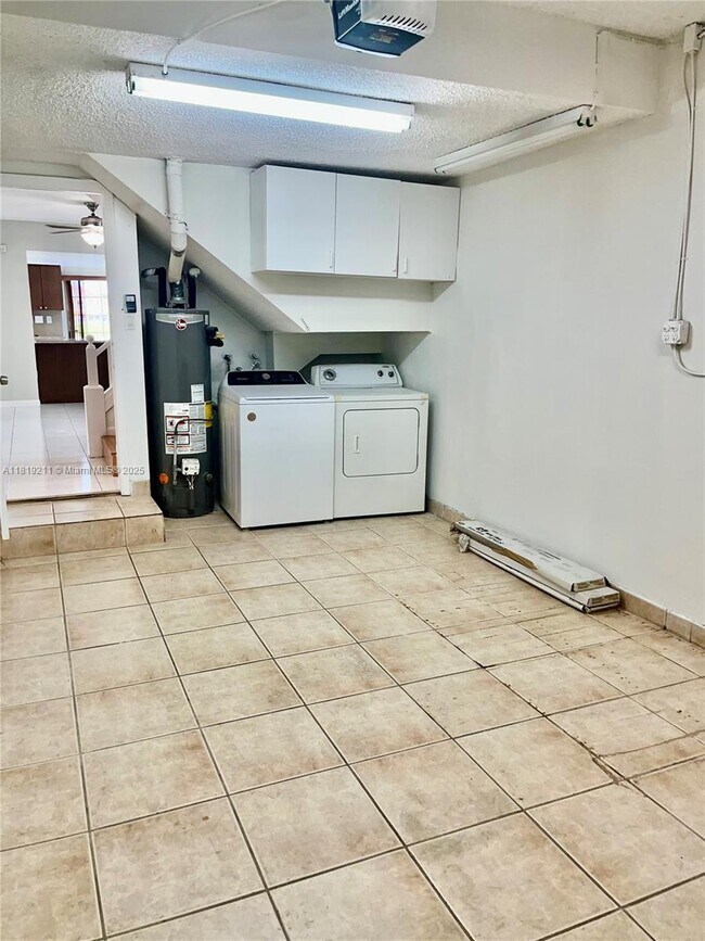Building Photo - 4805 SW 154th Ave