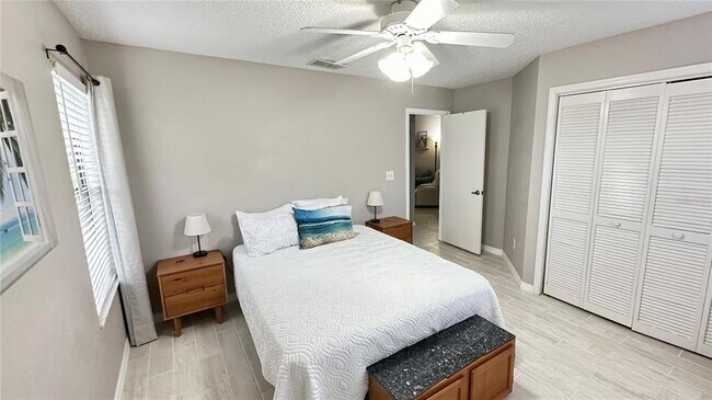 Building Photo - 790 Pine Shores Cir