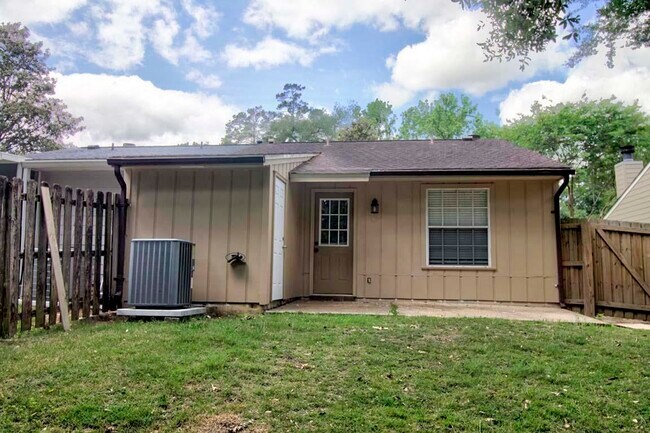 Building Photo - 425 High Point Ln