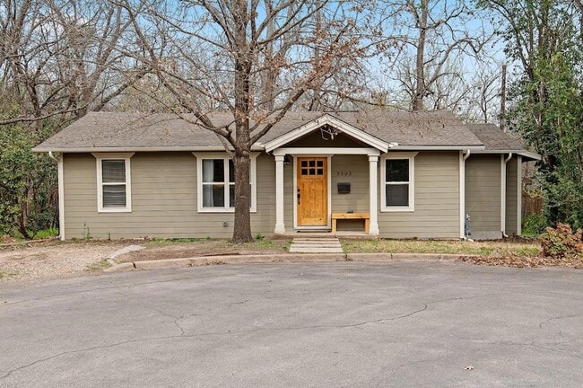 Building Photo - 3503 Vineland Dr