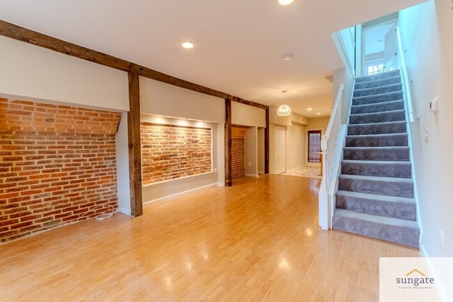 Building Photo - 1632 Light St