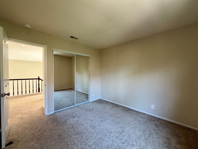 Building Photo - Spacious Five Bedroom in Rancho Del Oro