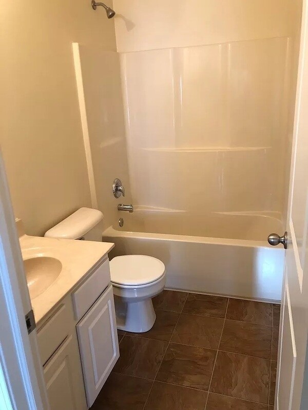 Building Photo - 4272 Amesbury Pl