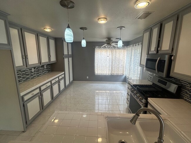 Building Photo - Beautiful Corona Hills Home