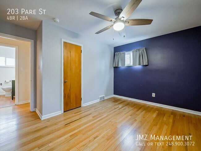 Building Photo - 203 Pare St