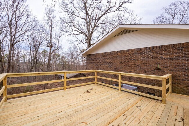 Building Photo - 340 Alpine Dr