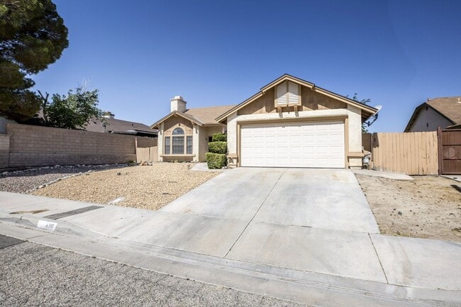 Primary Photo - 43111 Weyand Ct
