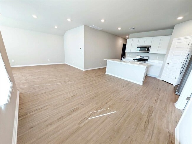 Building Photo - 2824 Firefly Dr