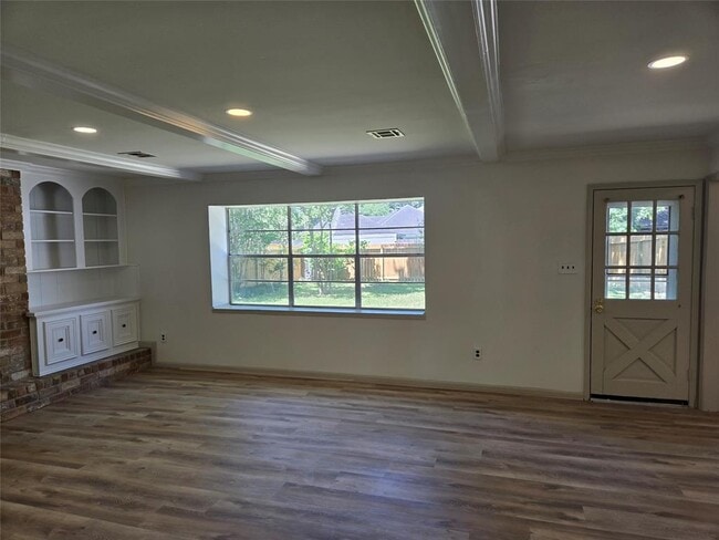 Building Photo - 306 Houghton Rd