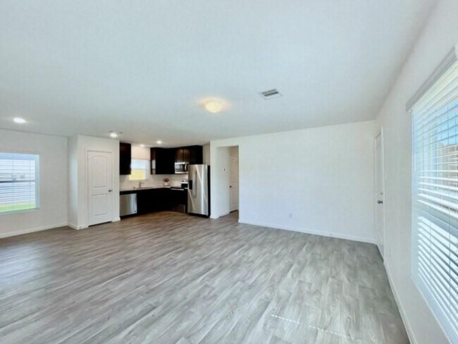 Building Photo - 13010 Sorrento Bay Dr