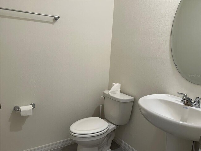 Building Photo - 13170 Bounty Ave