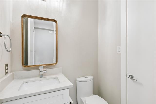 Building Photo - 4965 Blaynes View Dr