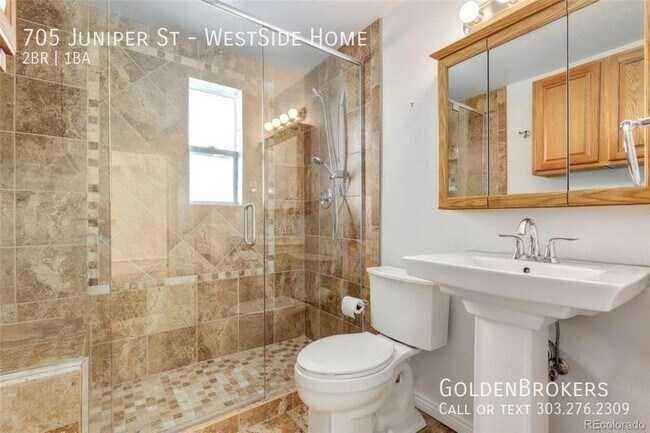 Building Photo - 705 Juniper St