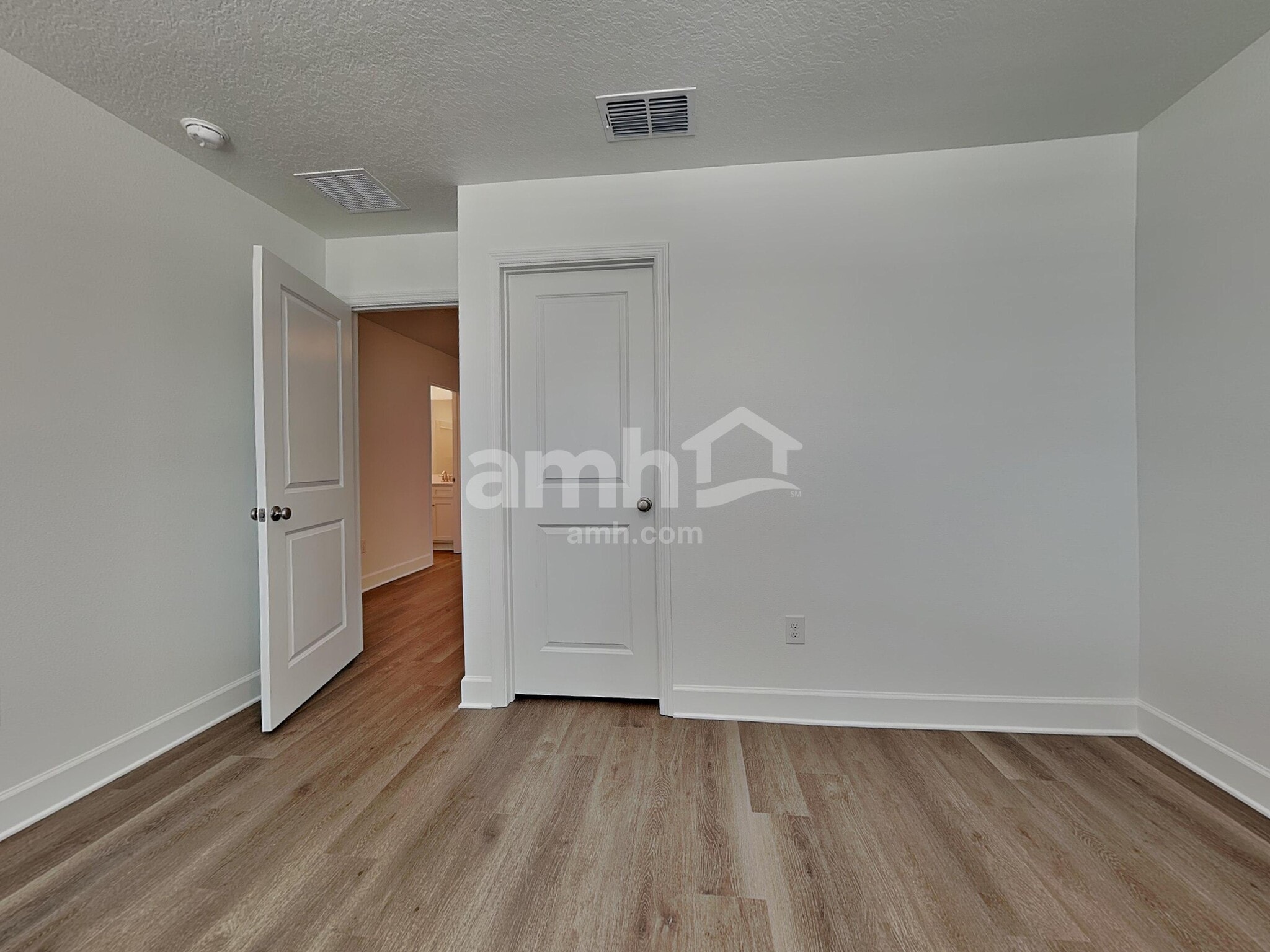 Building Photo - 37956 Dusty Saddle Ln