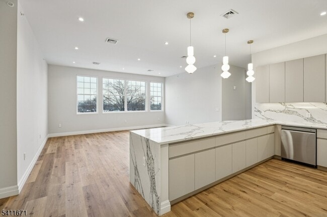 Building Photo - 1722 Springfield Ave