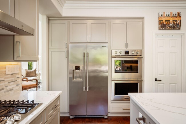 Building Photo - 1004 Lambourne Pl