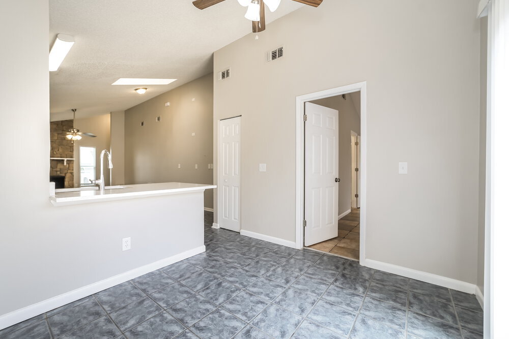 Building Photo - 756 Century 21 Dr